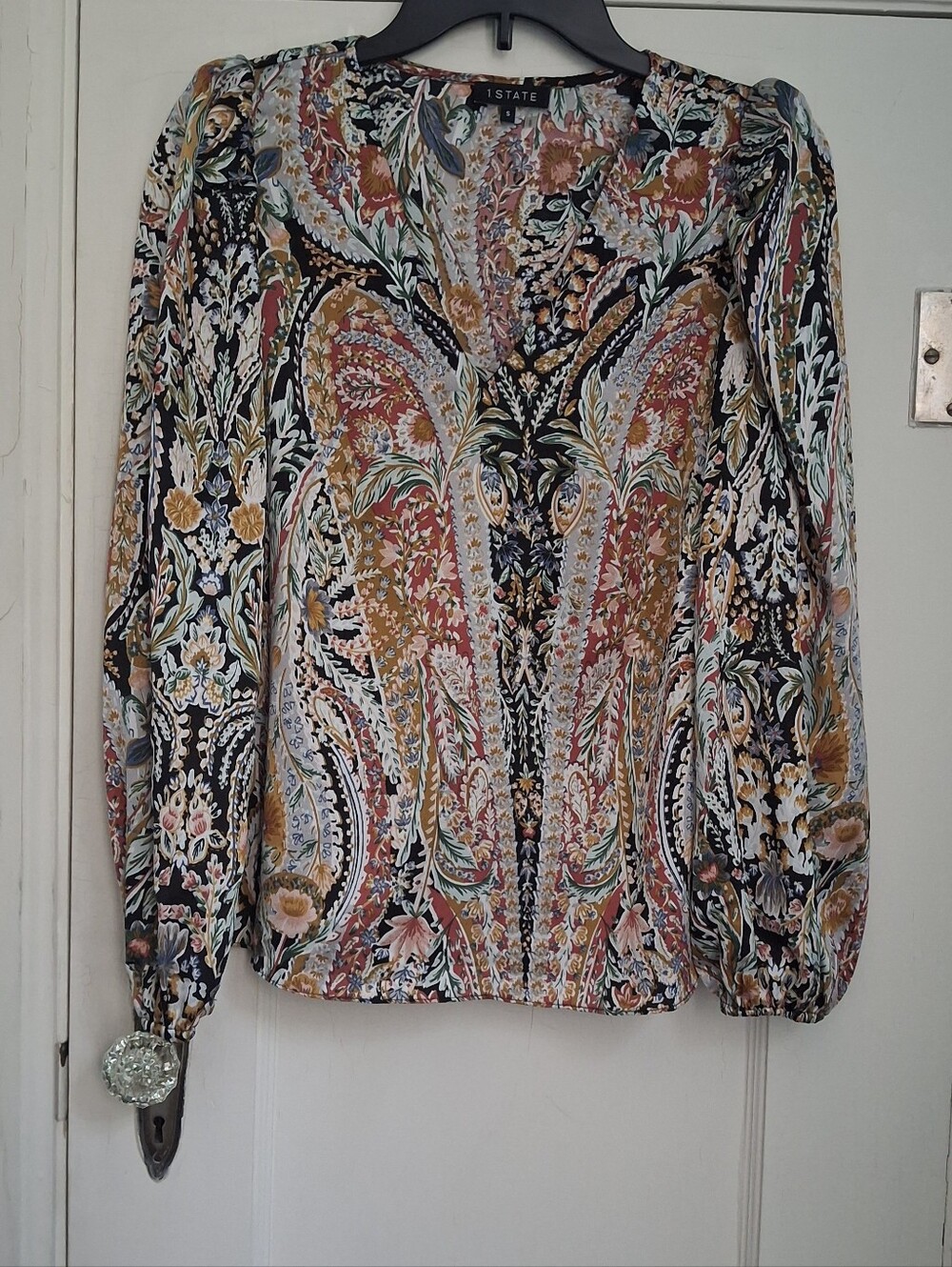 1. State Paisley Type Print Textured Satiny Poly V-Neck Tunic Wom Sm Lined Front